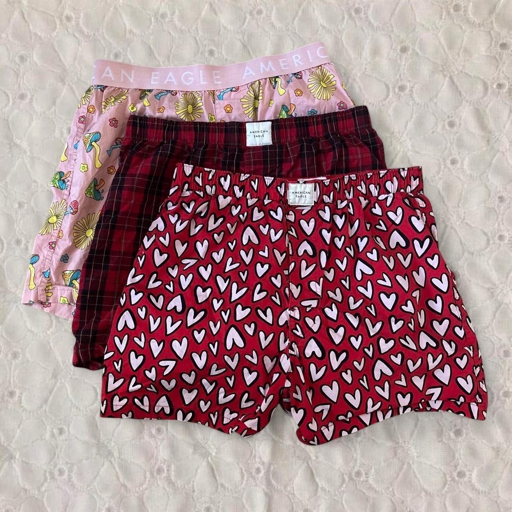 American Eagle Outfitters Mens 3 Pack Boxers Small Red Plaid Hearts Mushroom